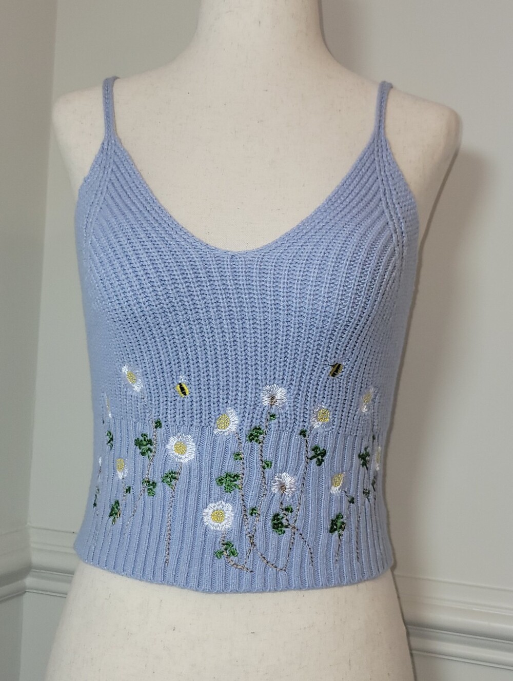 CIDER Bee Daisy Embroidered Knit Crop Tank Top Blue Cottagecore Size L